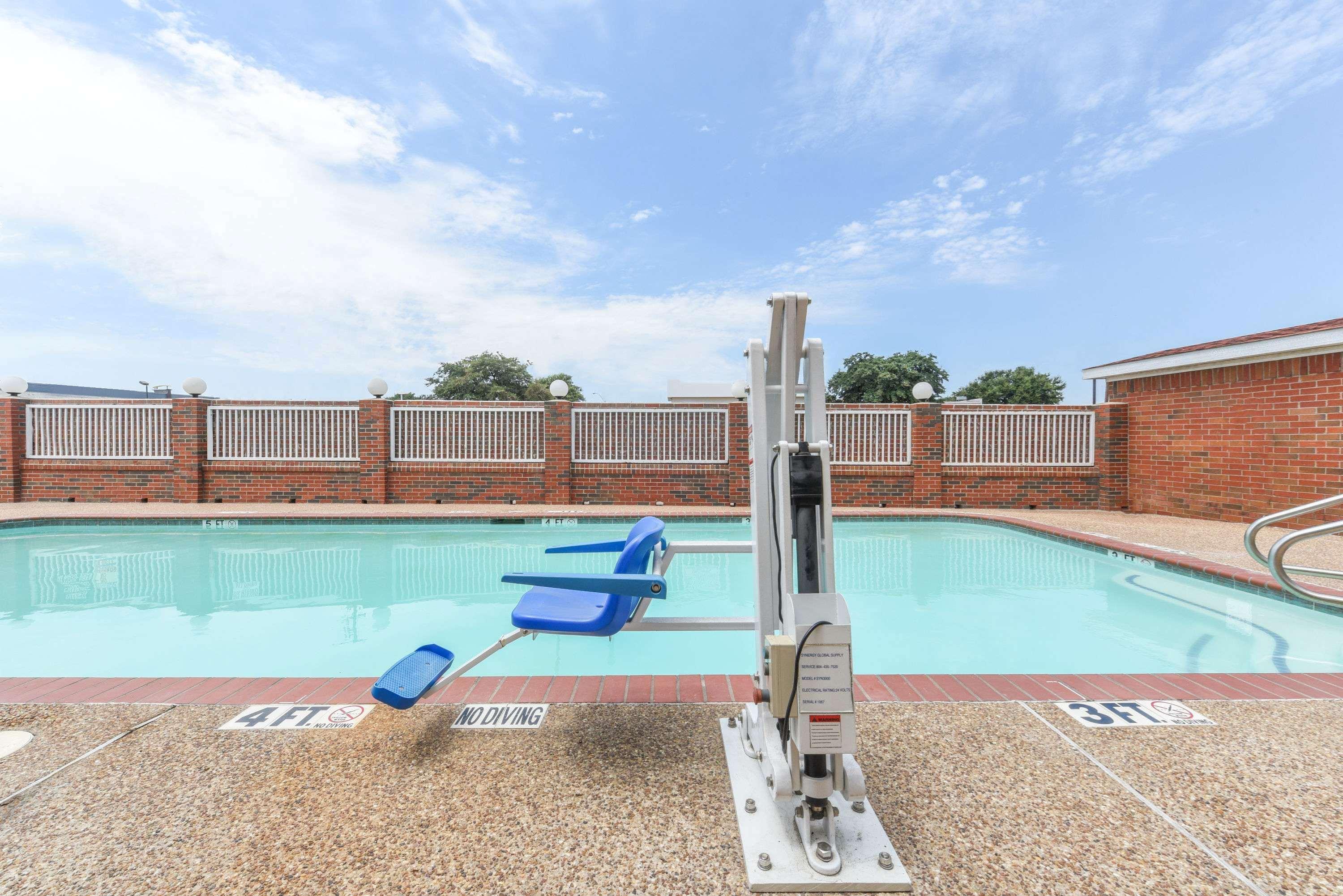 Super 8 By Wyndham Burleson Fort Worth Area Esterno foto